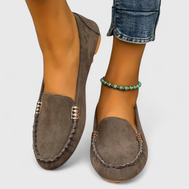 Teresa - Mocasín Ortopédico de Mujer con Detalles Metálicos
