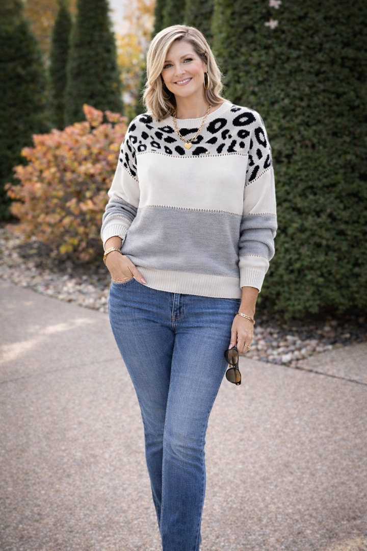 Elegante jersey de estampado de leopardo.