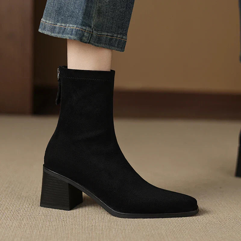 Giuliana | Botines Elegantes en Ante