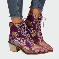 Botines de cuero con flores