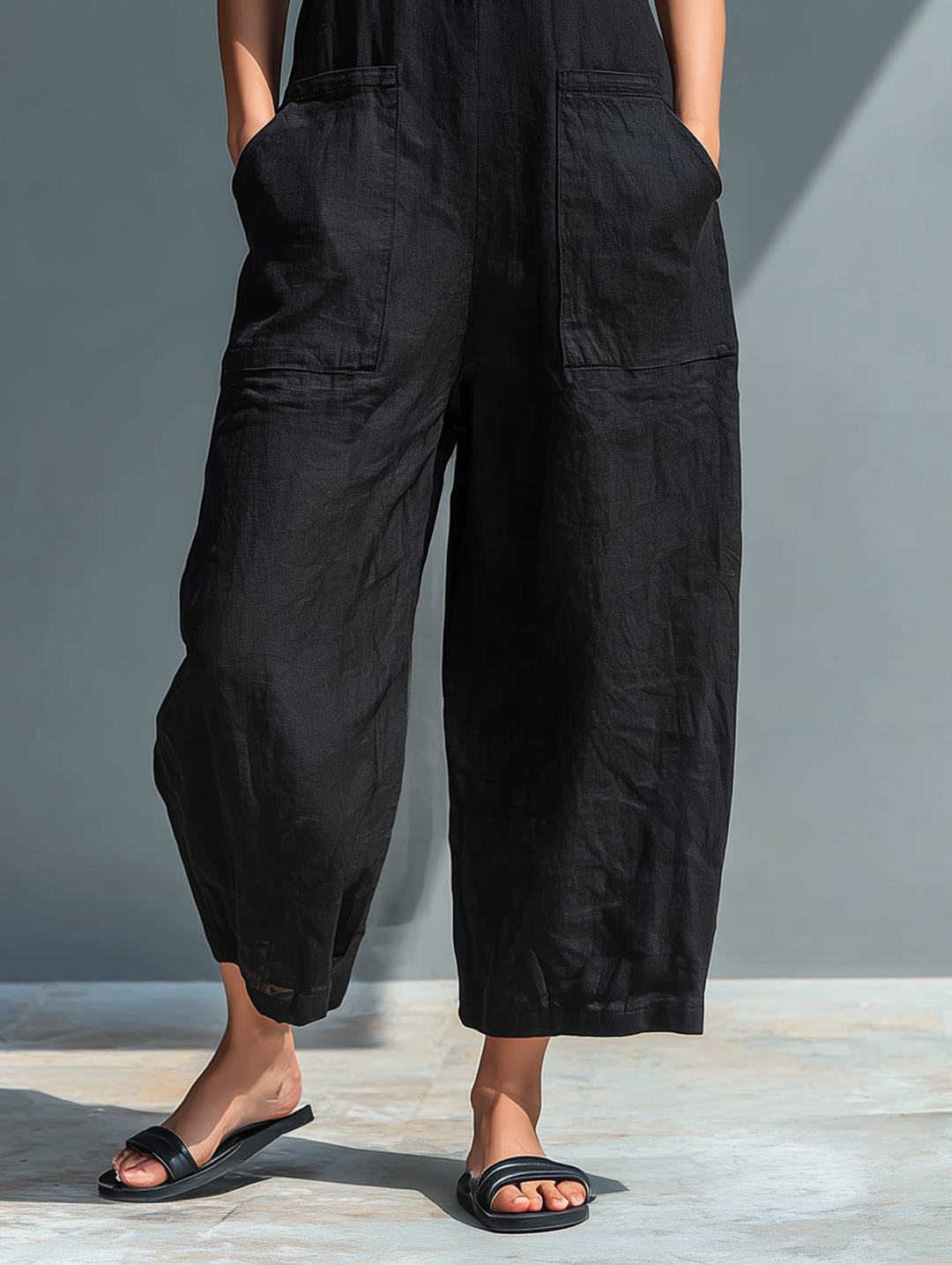 Claudia | Mono minimalista de lino para mujer, sin mangas, cuello alto y botones