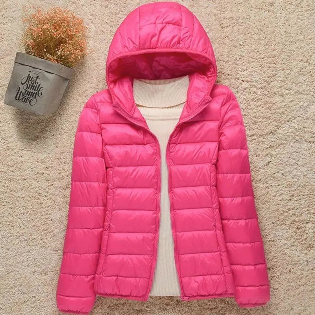 Donata | Chaqueta Acolchada Ligera Entallada con Capucha - Fucsia