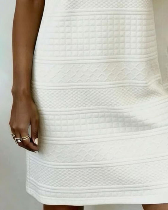 Marina | Vestido Recto de Jacquard con Tres Botones